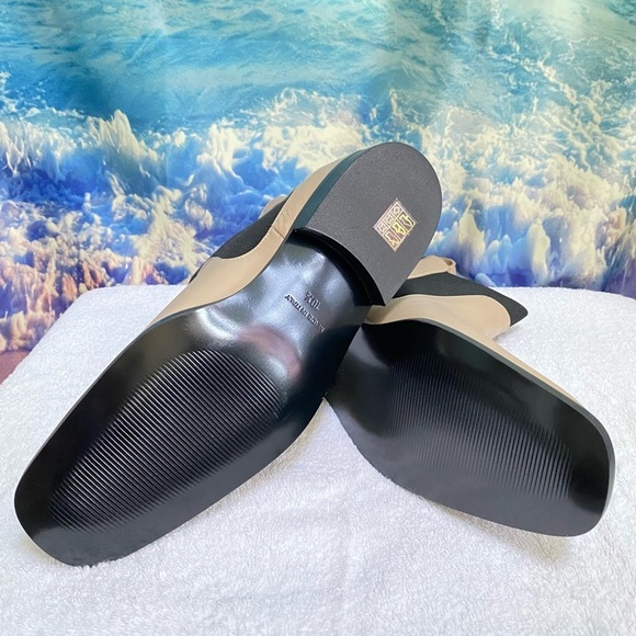 The Italian Leather Square Toe Chelsea Boot Size: 10.5 Cream - Picture 7 of 12